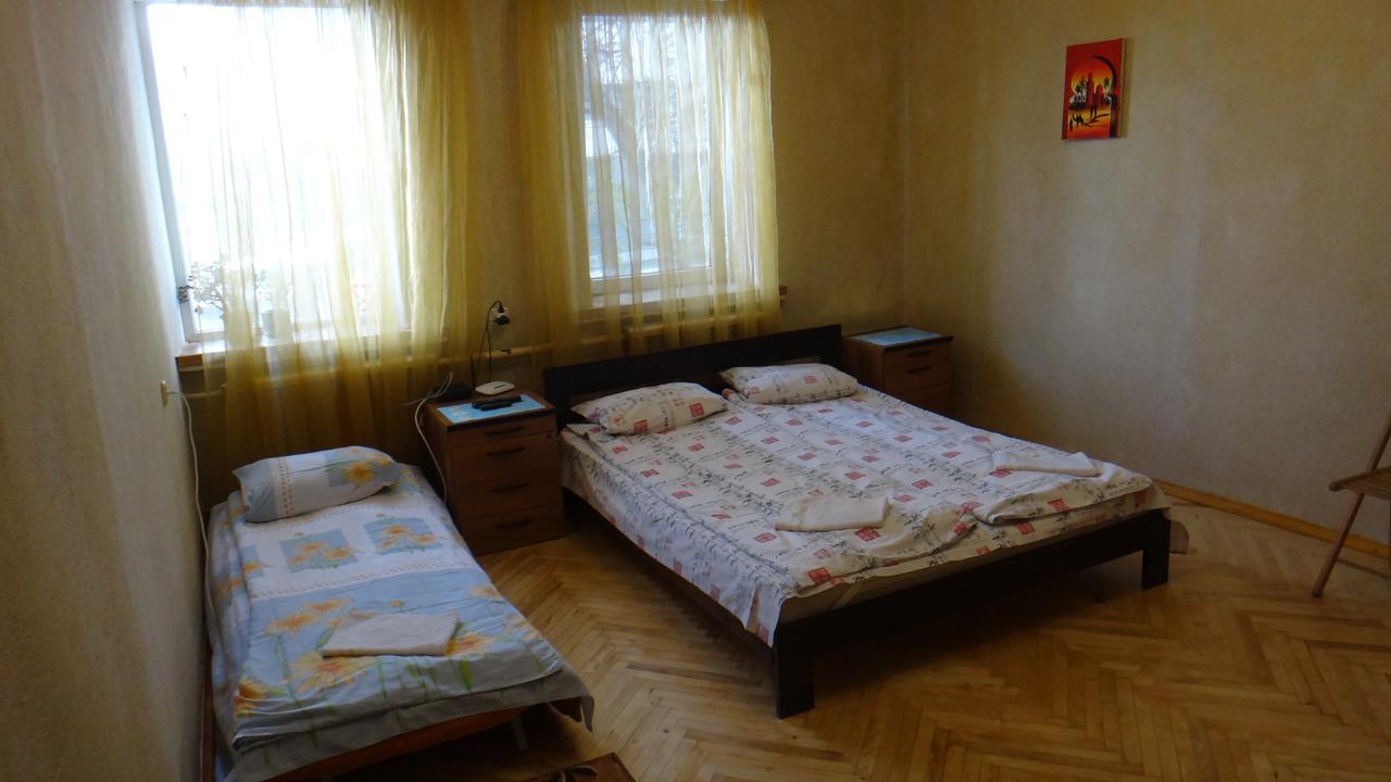 Apartment Near The Central Railway Station Kiew Exterior foto
